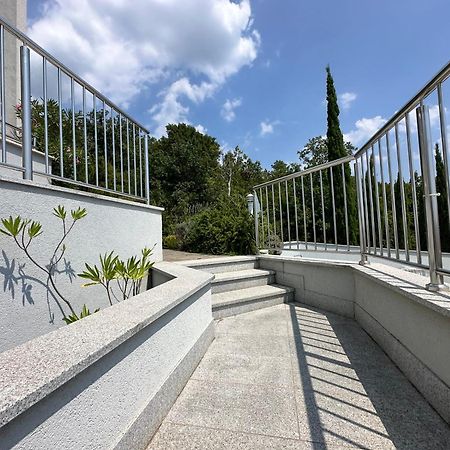 The View Apartment With Pool - Crikvenica Extérieur photo
